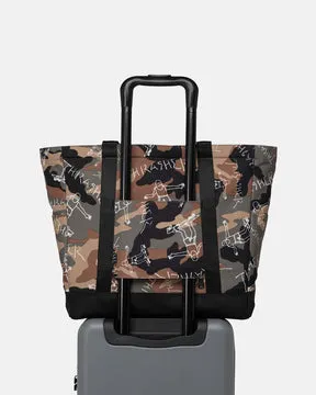 Thrasher Gonz Herschel Heritage tote woodland camo 15"