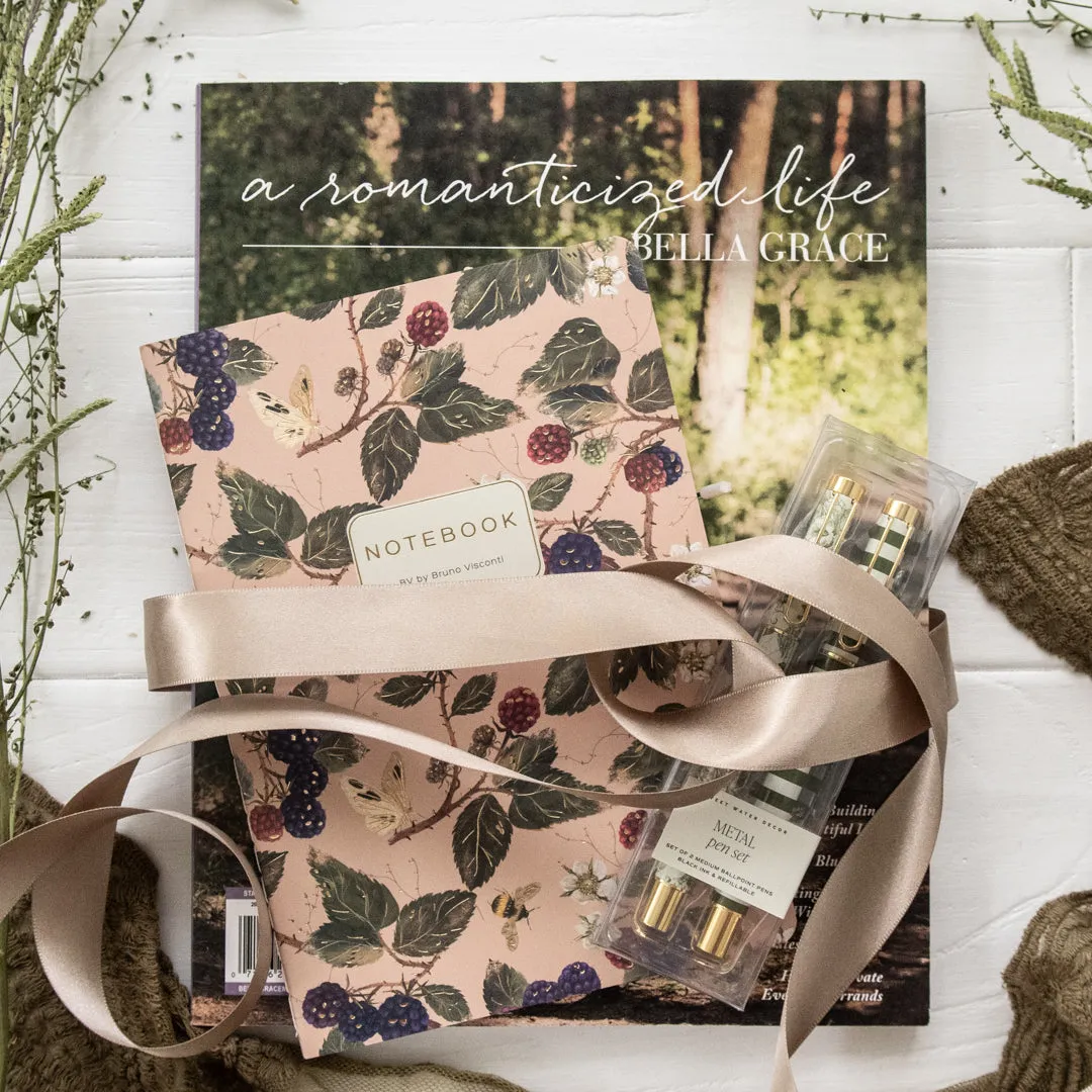 Stampington Bella Grace Romancing Summer Bundle blad med penn