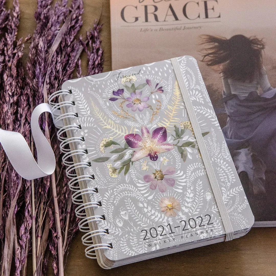 Stampington Bella Grace One Day gavesett blad bok planlegger