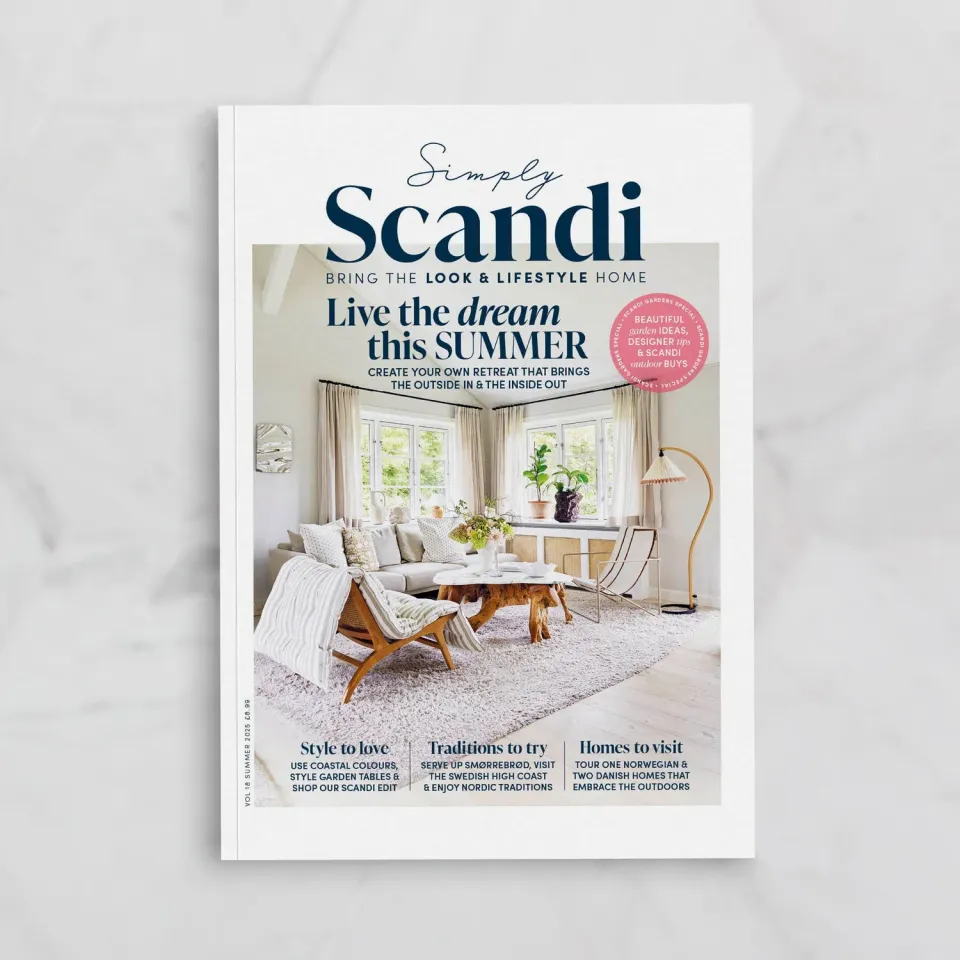 Simply Scandi Vol 18 Summer 2025 blad sommerhus