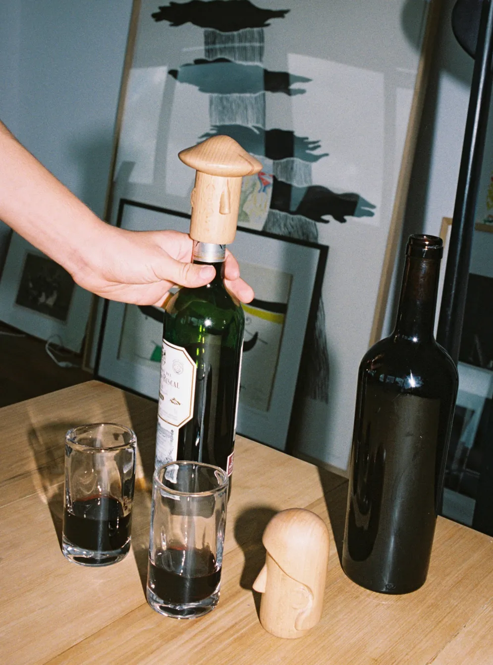 Apartamento Klas Ernflo Wine Stopper Buddy vinpropp design